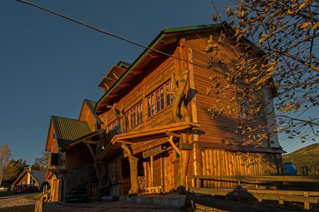 Guesthouse Planinarski dom Neviđen'o Žabljak Buitenkant foto